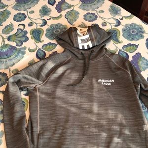 Lightweight hooded sweatshirt with front pouch